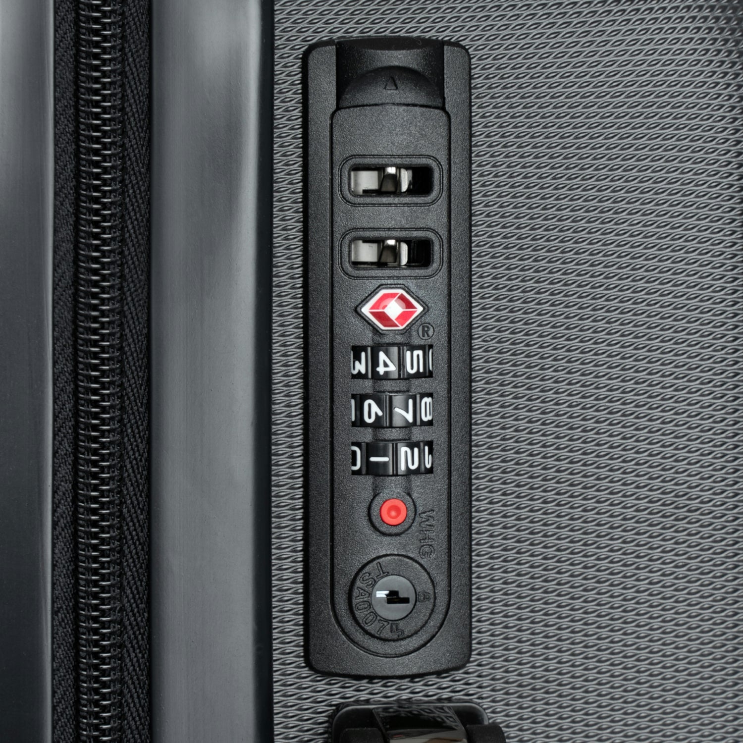 DYNYSTY - Suitcase - Black